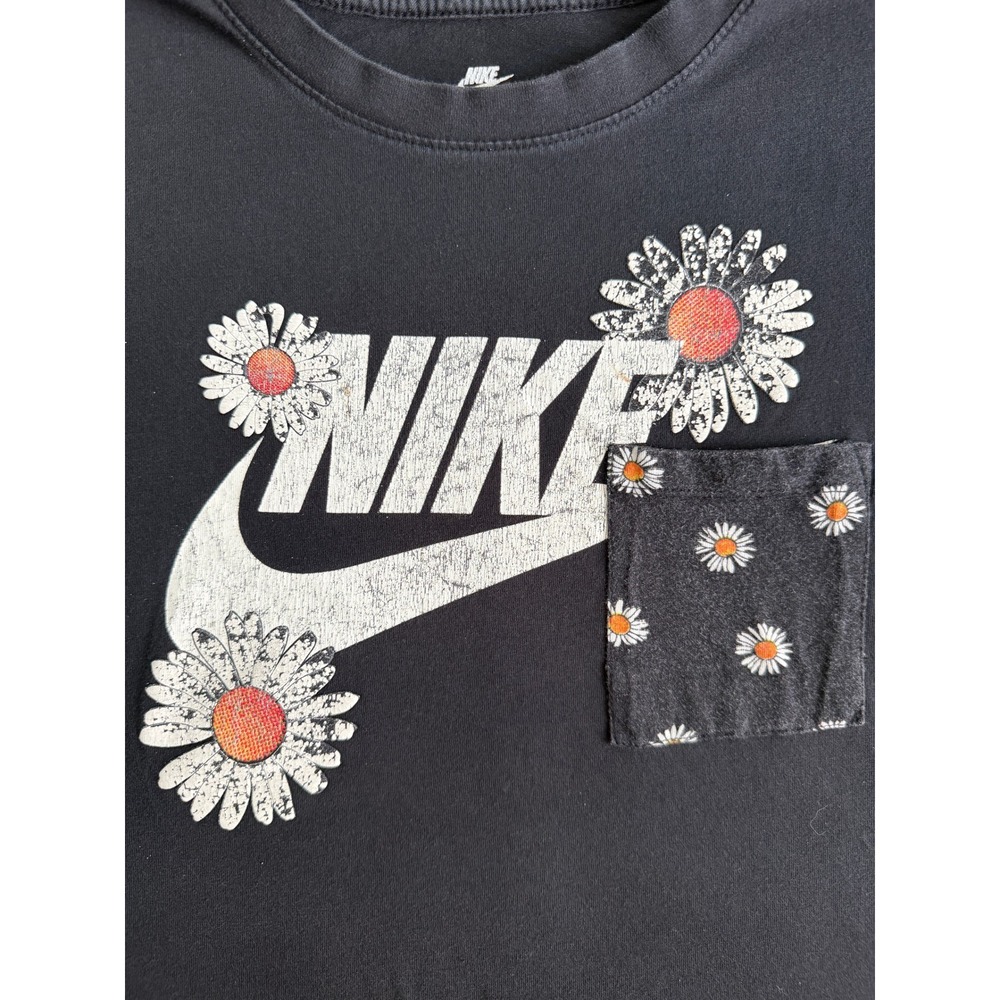 Nike Womens XXL Black Daisy Floral Graphic Pocket T-Shirt Distressed Logo Tee